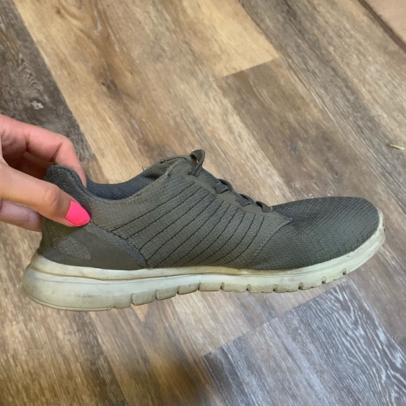 Running shoes - Picture 2 of 5